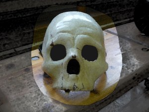 Commedia Dell'Arte-Maske von einem Totenschädel, mit Filter bearbeitet