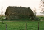 Leanach Cottage am Culloden Battlefield - eine mit Ried gedeckte Steinhütte, wahrscheinlich aus dem 18. Jahrhundert