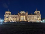 Beleuchtetes Reichstagsgebäude