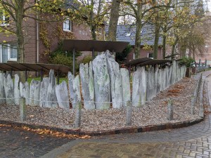 Ein Zaun aus Walkiefer-Knochen