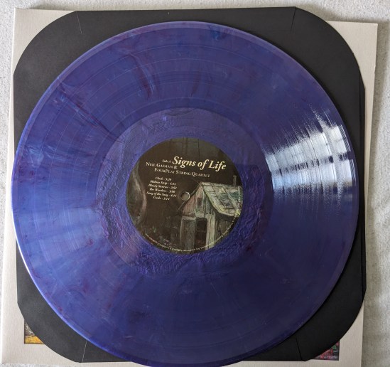Vinyl-LP Signs of Life von Neil Gaiman und dem FourPlay String Quartet in der Farbe Lila
