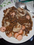 Linsen mit Spatzen und Würstchen
