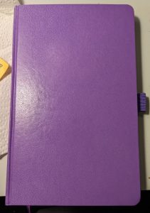 Notizbuch in hellem Lila
