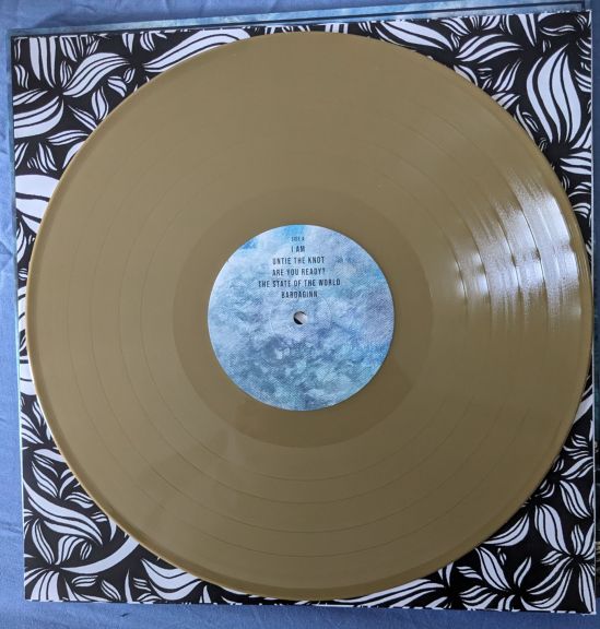 Vinyl-Platte von KALANDRA in.... Gold-ish SIDE A I AM UNTIE THE KNOT ARE YOU READY? THE STATE OF THE WORLD BARDAGINN