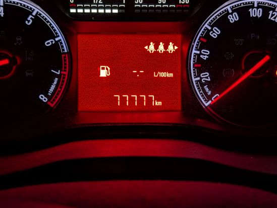 Kilometeranzeige von Flip Stand: 77777 km